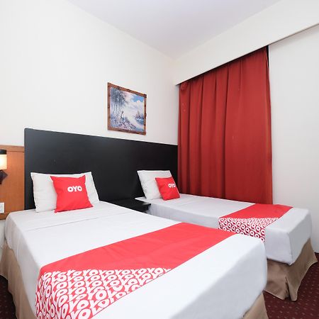 Hotel Sri Sutra - Sungai Buloh Петалинг-Джая Экстерьер фото