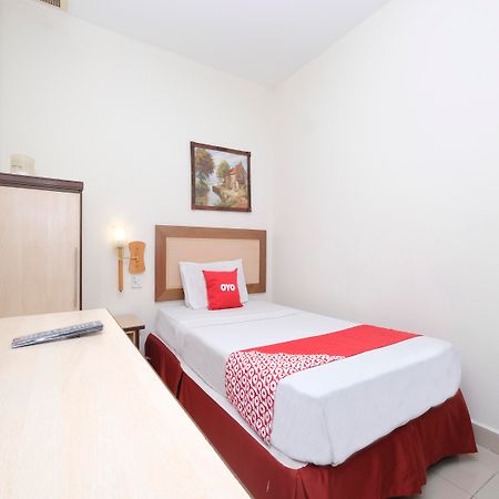 Hotel Sri Sutra - Sungai Buloh Петалинг-Джая Экстерьер фото