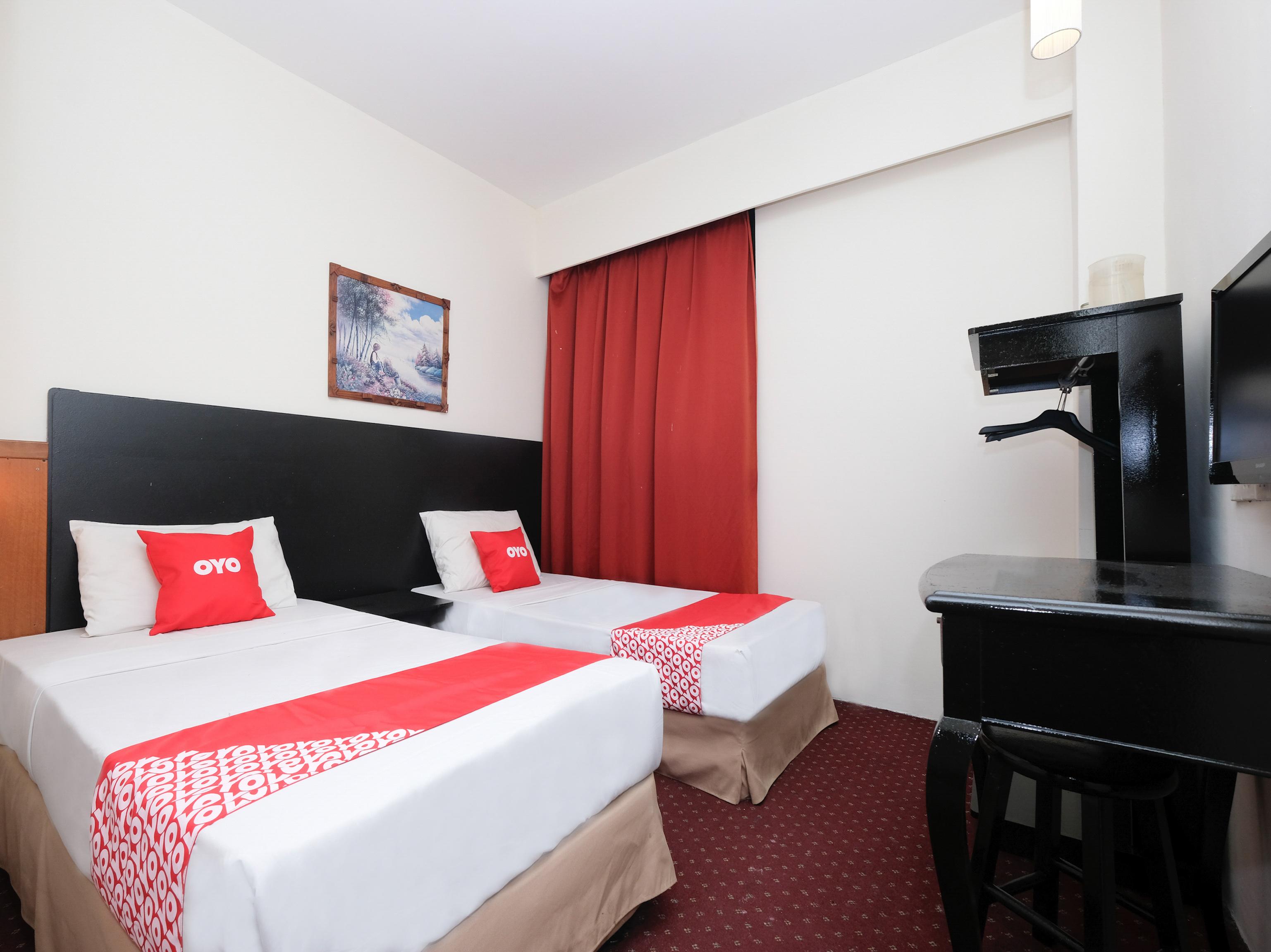 Hotel Sri Sutra - Sungai Buloh Петалинг-Джая Экстерьер фото