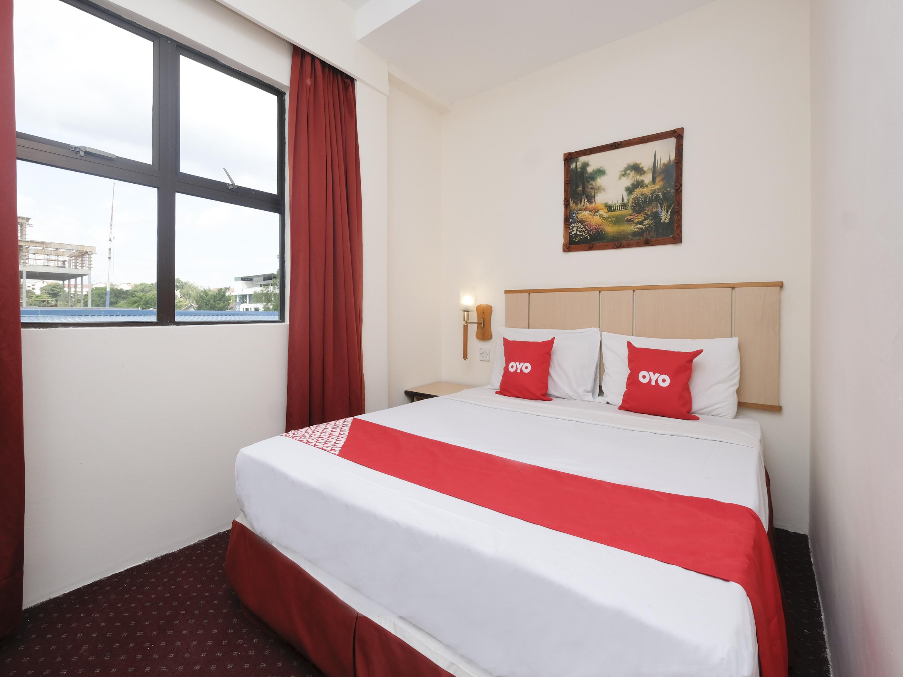 Hotel Sri Sutra - Sungai Buloh Петалинг-Джая Экстерьер фото