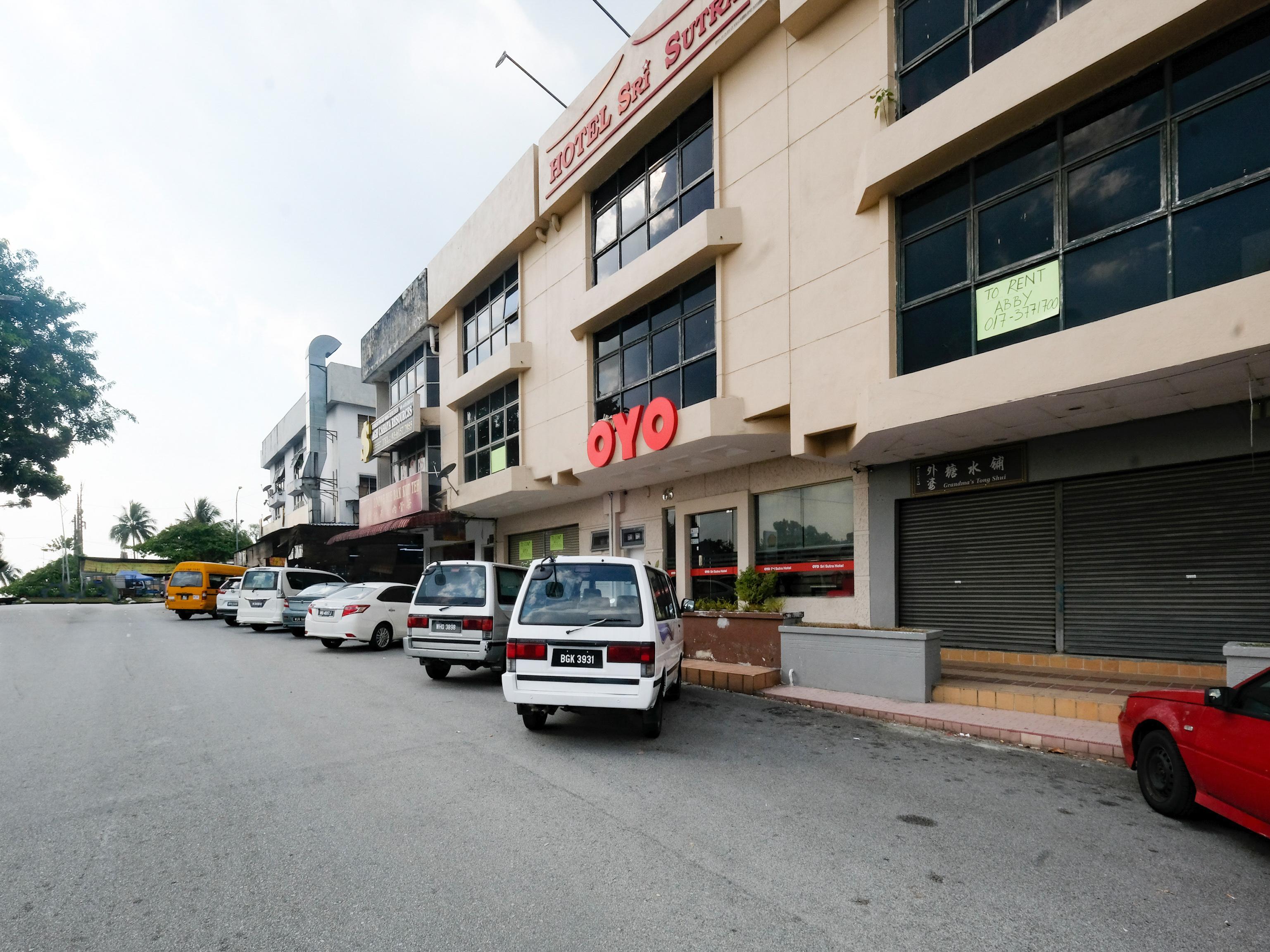 Hotel Sri Sutra - Sungai Buloh Петалинг-Джая Экстерьер фото